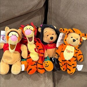 NWT Disney HalloweenTigger and Pooh Plush Set